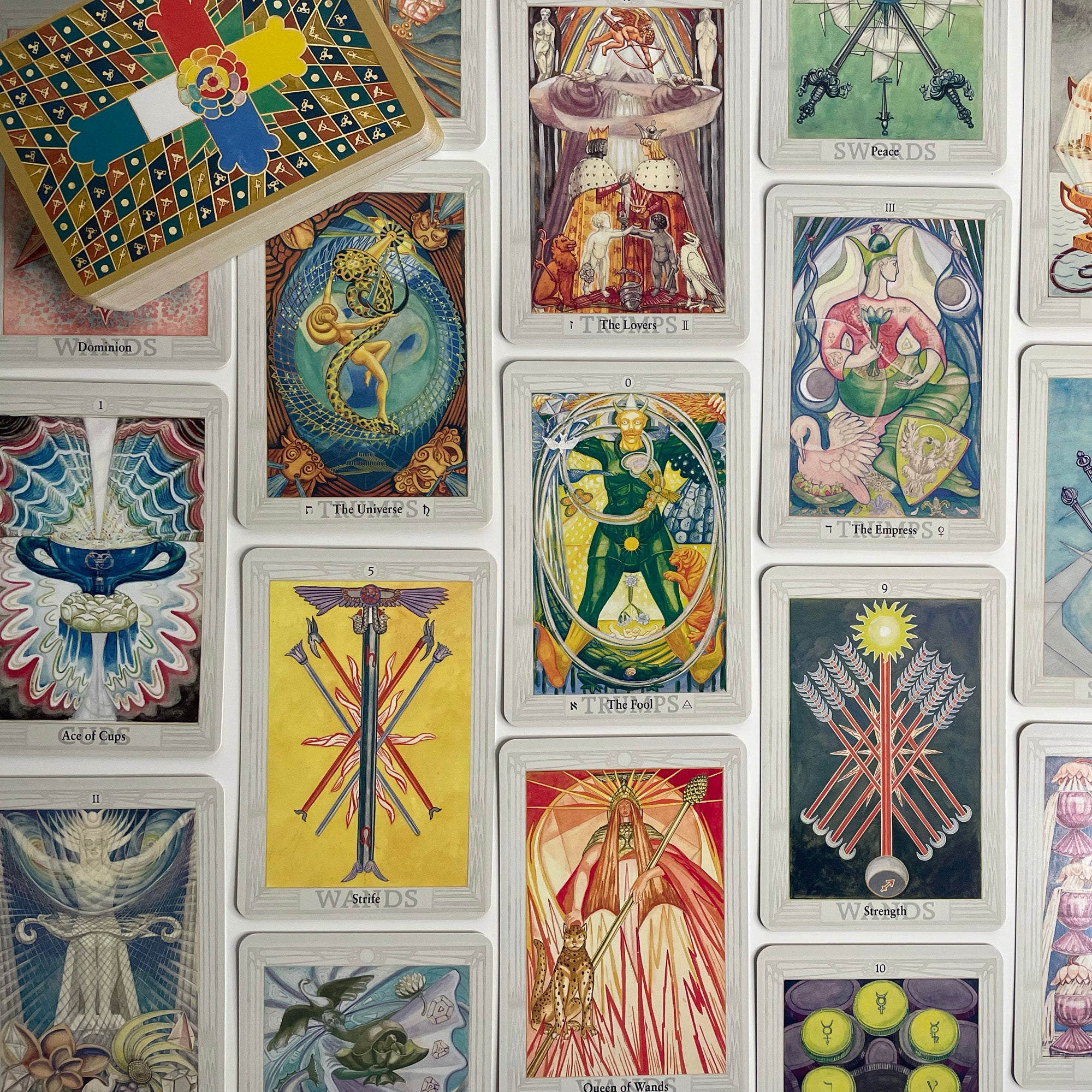 Thoth Tarot Spanish Edition