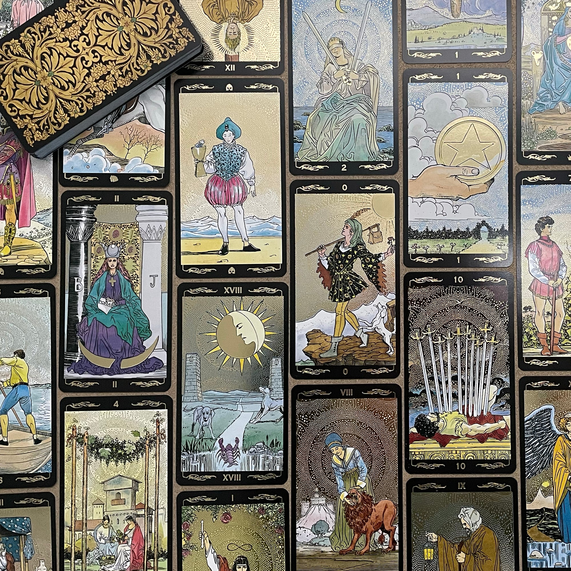 Golden Universal Tarot